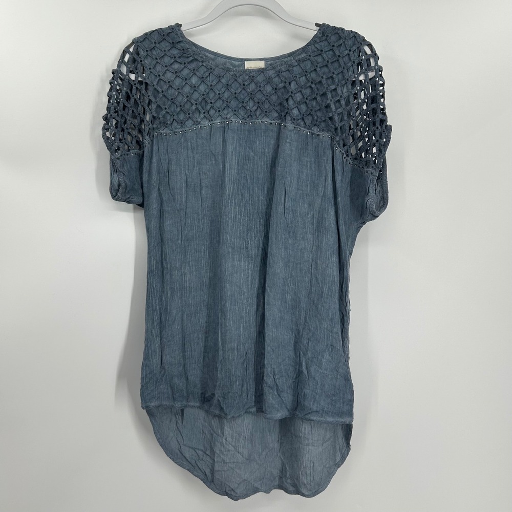 Chico's Blue Crinkle Gauze Tunic Top Crochet Lace Yoke Studded High-Low Size 1 M